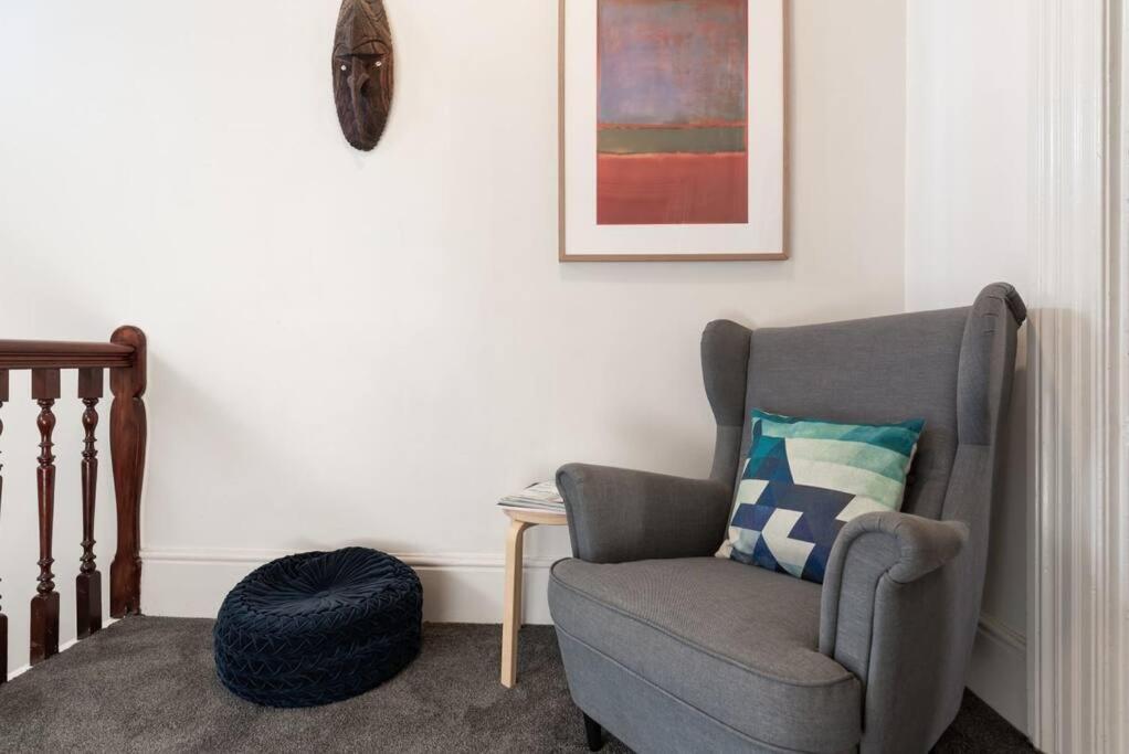 Generous Victorian Terrace In Cbd - Parking & Wifi Lejlighed Launceston Eksteriør billede